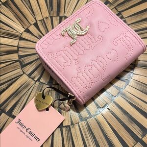 Juicy Couture 💗 Pink Fold Zip Mini Pearl Embossed Logo Wallet